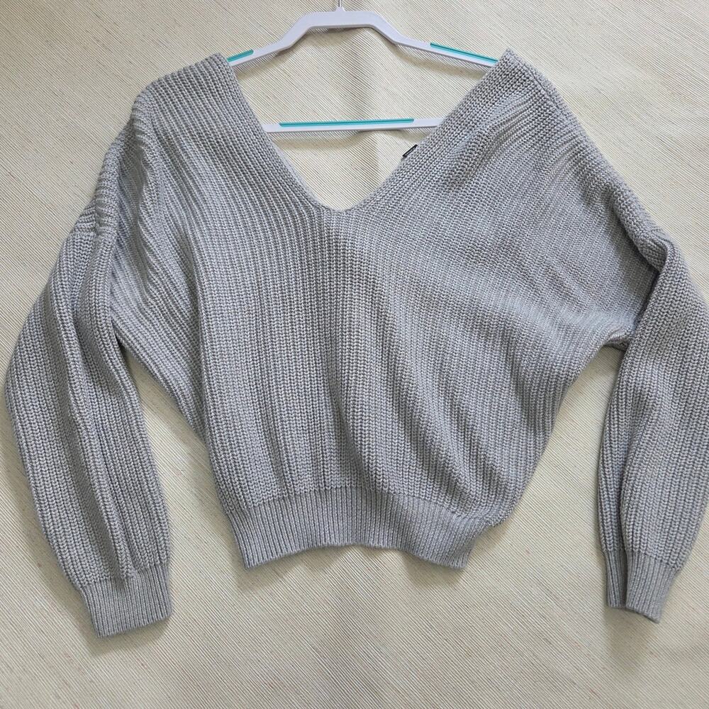 FOREVER 21 Woman's Grey Long Sleeve Sweater size S half open cross back